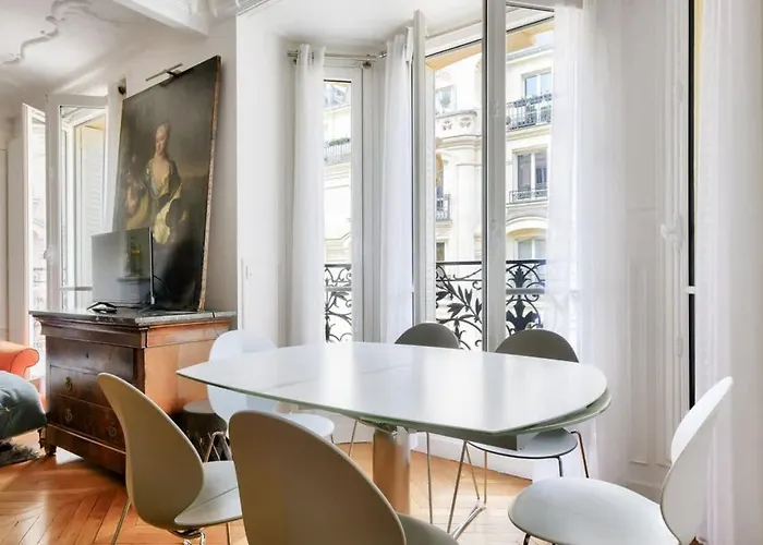 Parisian Authentique Appartement