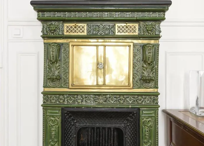 Parisian Authentique Appartement Parijs