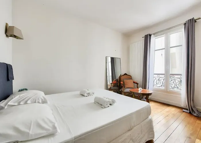 Parisian Authentique Appartement *
