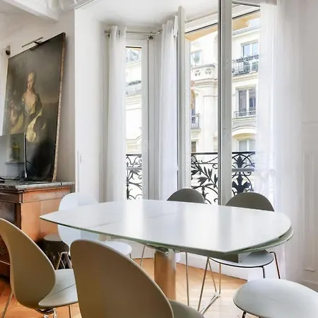 Parisian Authentique Apartment