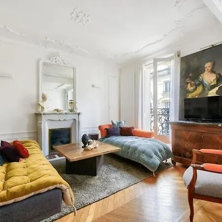 Апартаменты Parisian Authentique