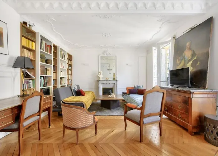 Parisian Authentique Апартаменты *