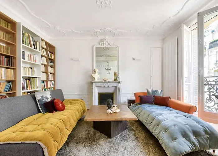 Parisian Authentique Апартаменты *