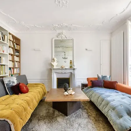 Parisian Authentique Apartment *