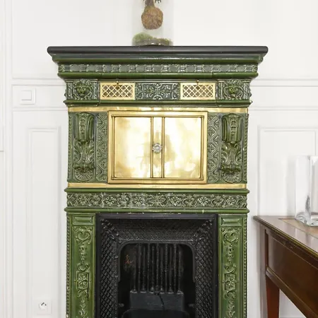 Parisian Authentique Apartment Paris